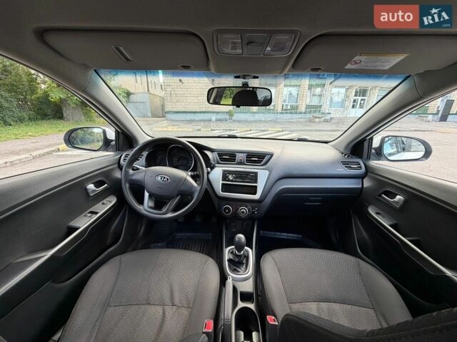 Білий Кіа Ріо, об'ємом двигуна 1.4 л та пробігом 157 тис. км за 6200 $, фото 8 на Automoto.ua