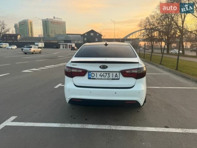 Белый Киа Рио, объемом двигателя 1.59 л и пробегом 257 тыс. км за 7600 $, фото 4 на Automoto.ua