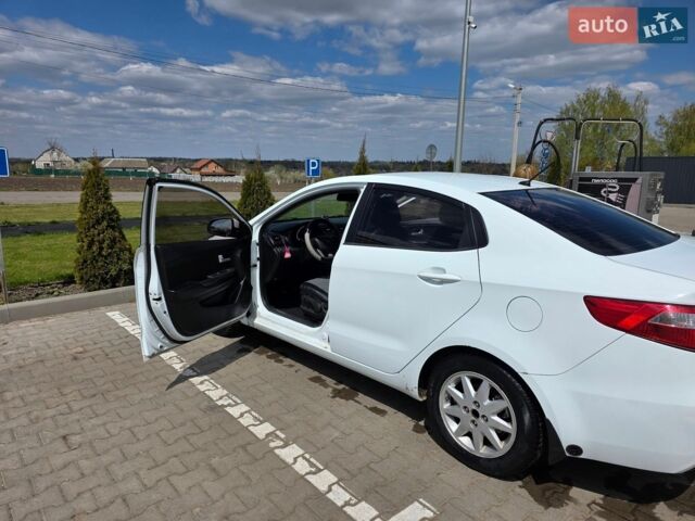Білий Кіа Ріо, об'ємом двигуна 1.4 л та пробігом 167 тис. км за 6900 $, фото 8 на Automoto.ua