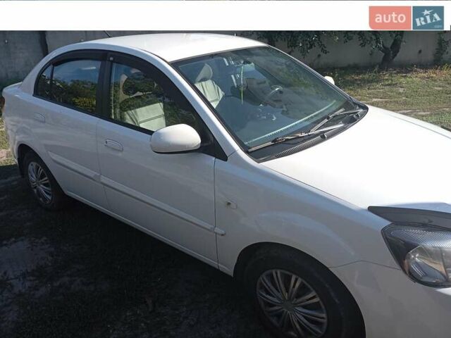 Білий Кіа Ріо, об'ємом двигуна 1.4 л та пробігом 191 тис. км за 4800 $, фото 10 на Automoto.ua