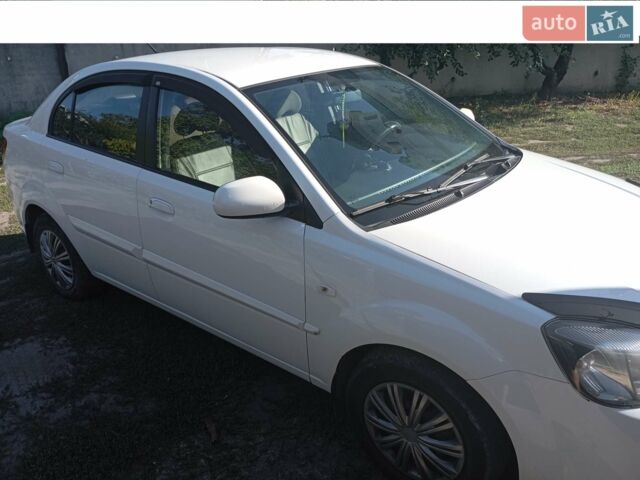 Белый Киа Рио, объемом двигателя 1.4 л и пробегом 191 тыс. км за 4600 $, фото 10 на Automoto.ua