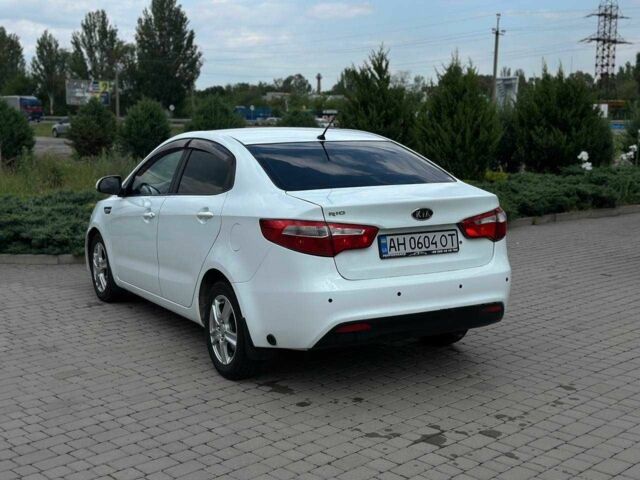 Белый Киа Рио, объемом двигателя 1.4 л и пробегом 217 тыс. км за 6600 $, фото 5 на Automoto.ua