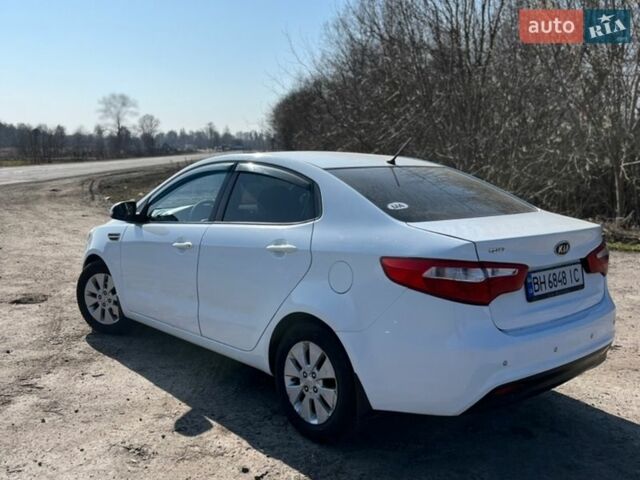 Білий Кіа Ріо, об'ємом двигуна 1.59 л та пробігом 220 тис. км за 6000 $, фото 4 на Automoto.ua