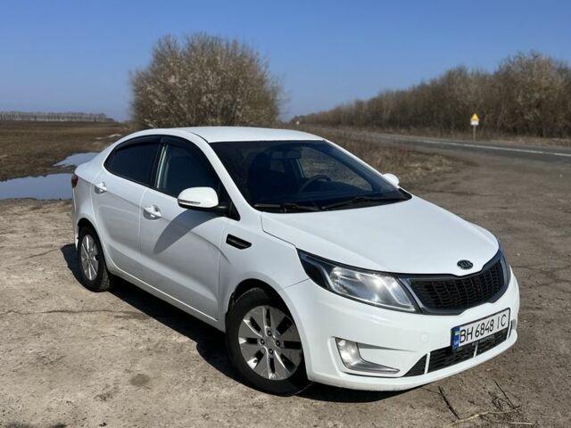 Білий Кіа Ріо, об'ємом двигуна 1.6 л та пробігом 220 тис. км за 6000 $, фото 2 на Automoto.ua