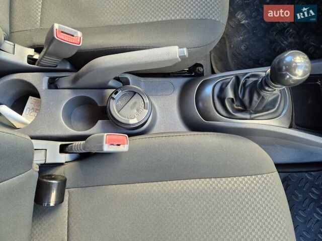 Белый Киа Рио, объемом двигателя 1.4 л и пробегом 128 тыс. км за 5000 $, фото 19 на Automoto.ua