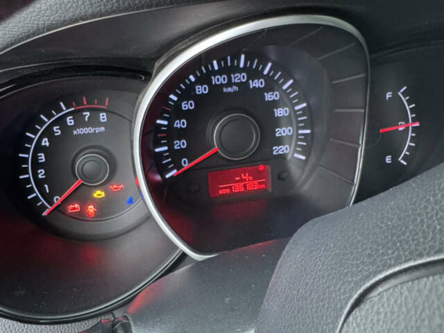 Белый Киа Рио, объемом двигателя 1.4 л и пробегом 136 тыс. км за 6300 $, фото 5 на Automoto.ua