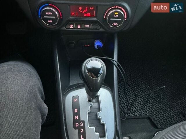 Белый Киа Рио, объемом двигателя 1.59 л и пробегом 257 тыс. км за 6999 $, фото 8 на Automoto.ua