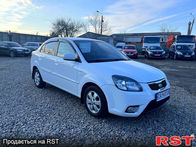 Белый Киа Рио, объемом двигателя 1.4 л и пробегом 220 тыс. км за 6350 $, фото 1 на Automoto.ua