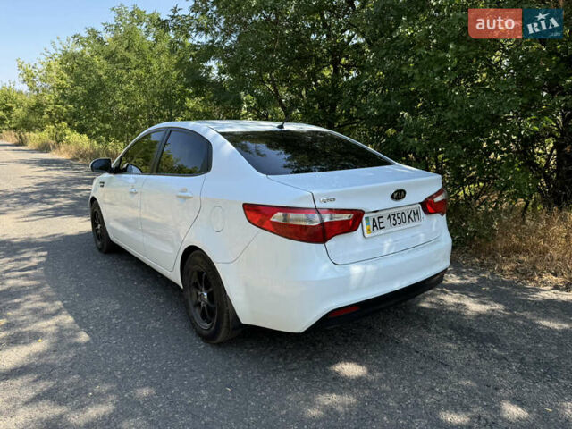 Белый Киа Рио, объемом двигателя 1.4 л и пробегом 79 тыс. км за 8555 $, фото 4 на Automoto.ua