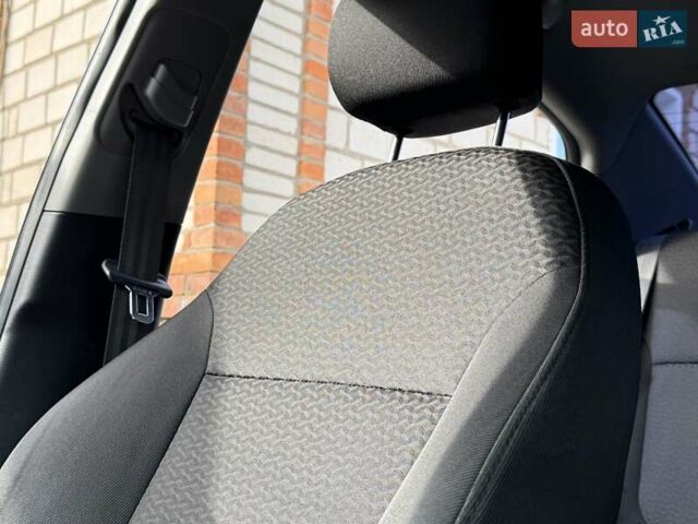 Белый Киа Рио, объемом двигателя 1.6 л и пробегом 82 тыс. км за 9600 $, фото 48 на Automoto.ua