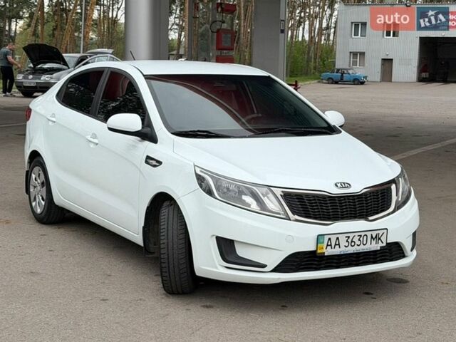 Белый Киа Рио, объемом двигателя 1.4 л и пробегом 167 тыс. км за 7200 $, фото 6 на Automoto.ua