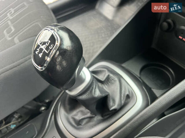 Белый Киа Рио, объемом двигателя 1.6 л и пробегом 42 тыс. км за 9700 $, фото 46 на Automoto.ua