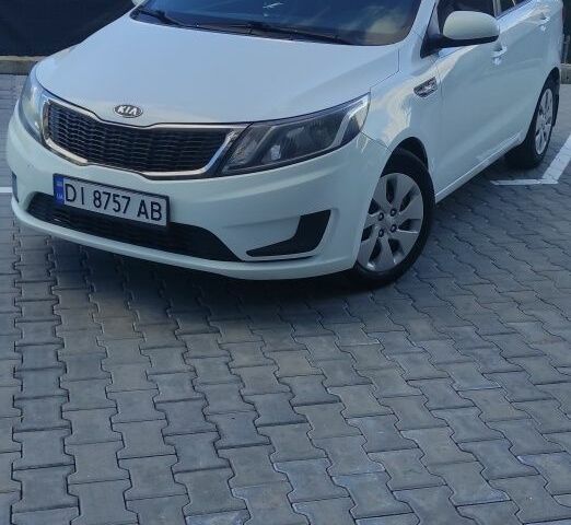 Белый Киа Рио, объемом двигателя 1.4 л и пробегом 170 тыс. км за 6700 $, фото 3 на Automoto.ua