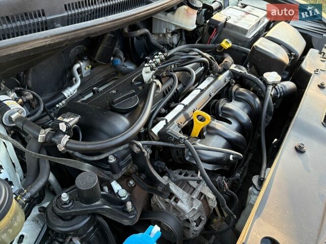 Белый Киа Рио, объемом двигателя 1.4 л и пробегом 173 тыс. км за 7000 $, фото 16 на Automoto.ua