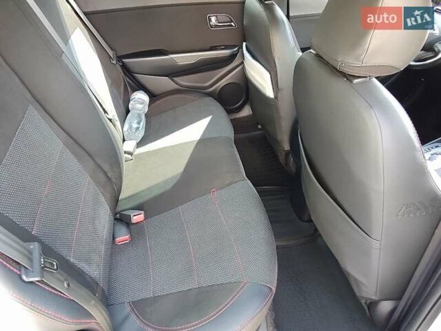 Білий Кіа Ріо, об'ємом двигуна 1.6 л та пробігом 202 тис. км за 6500 $, фото 3 на Automoto.ua