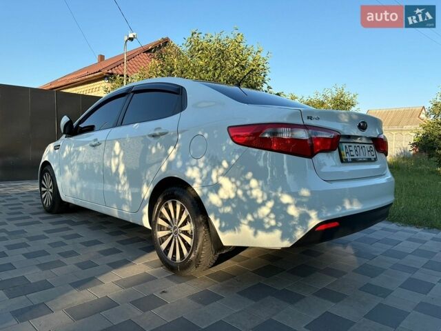 Белый Киа Рио, объемом двигателя 1.4 л и пробегом 173 тыс. км за 7000 $, фото 3 на Automoto.ua
