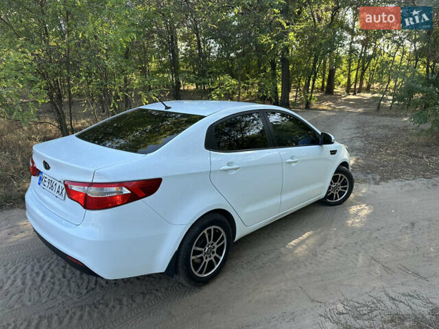 Белый Киа Рио, объемом двигателя 1.59 л и пробегом 109 тыс. км за 9500 $, фото 4 на Automoto.ua