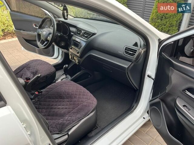 Белый Киа Рио, объемом двигателя 1.6 л и пробегом 174 тыс. км за 7700 $, фото 11 на Automoto.ua