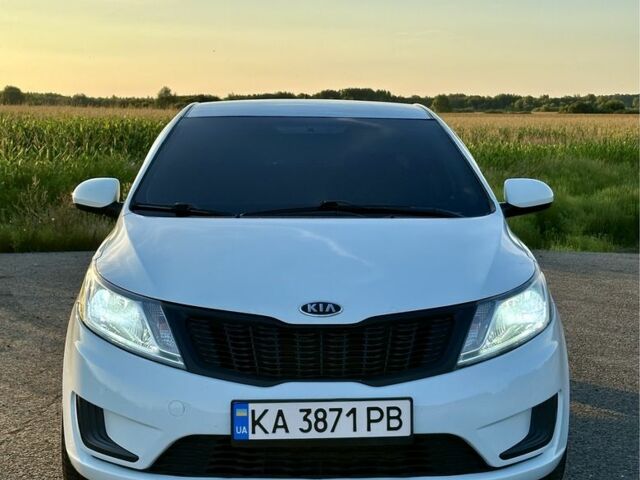 Білий Кіа Ріо, об'ємом двигуна 1.4 л та пробігом 142 тис. км за 6000 $, фото 12 на Automoto.ua