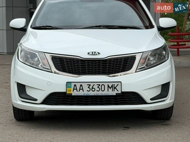 Белый Киа Рио, объемом двигателя 1.4 л и пробегом 167 тыс. км за 7200 $, фото 7 на Automoto.ua