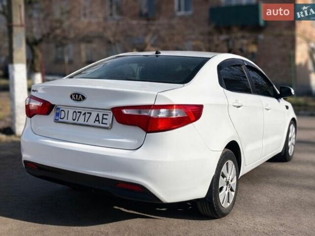 Белый Киа Рио, объемом двигателя 1.59 л и пробегом 221 тыс. км за 6000 $, фото 4 на Automoto.ua