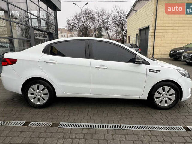 Белый Киа Рио, объемом двигателя 1.59 л и пробегом 150 тыс. км за 7100 $, фото 7 на Automoto.ua