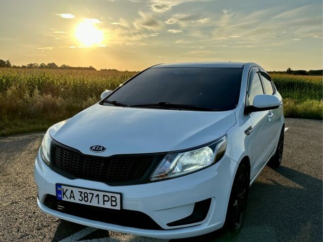 Білий Кіа Ріо, об'ємом двигуна 1.4 л та пробігом 142 тис. км за 6000 $, фото 4 на Automoto.ua