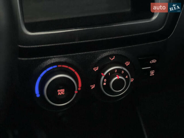 Белый Киа Рио, объемом двигателя 1.4 л и пробегом 150 тыс. км за 6499 $, фото 10 на Automoto.ua