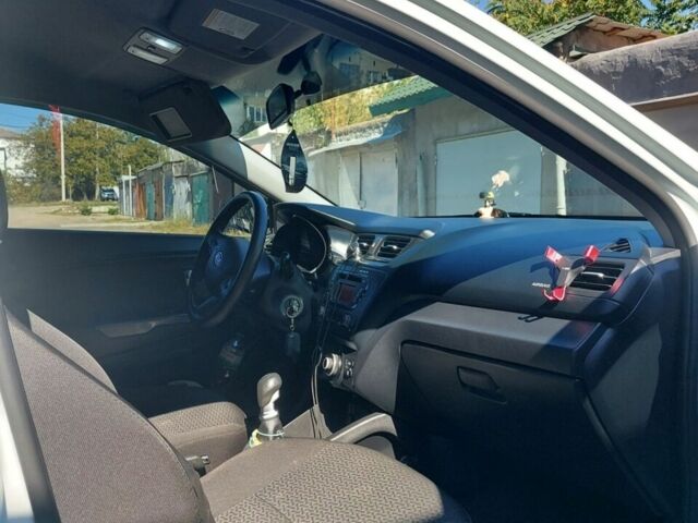 Белый Киа Рио, объемом двигателя 1.4 л и пробегом 69 тыс. км за 8999 $, фото 5 на Automoto.ua