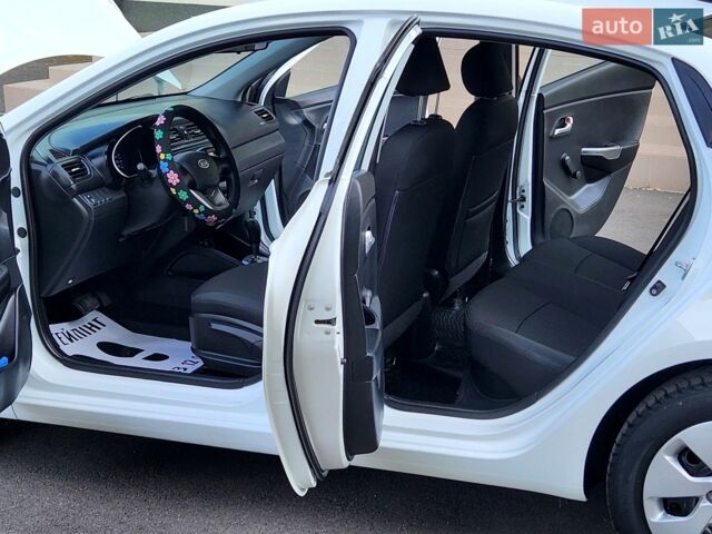 Белый Киа Рио, объемом двигателя 1.4 л и пробегом 142 тыс. км за 9300 $, фото 37 на Automoto.ua
