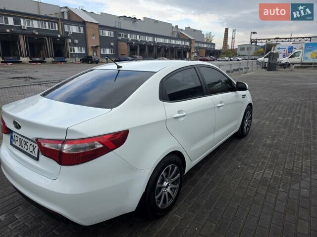 Белый Киа Рио, объемом двигателя 1.4 л и пробегом 288 тыс. км за 6500 $, фото 7 на Automoto.ua