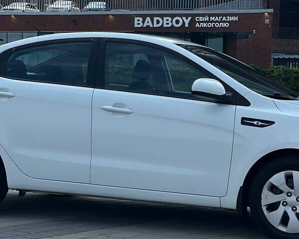 Белый Киа Рио, объемом двигателя 1.4 л и пробегом 164 тыс. км за 7400 $, фото 7 на Automoto.ua