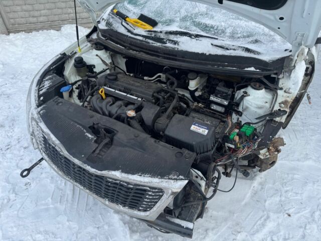 Белый Киа Рио, объемом двигателя 1.4 л и пробегом 175 тыс. км за 2800 $, фото 6 на Automoto.ua