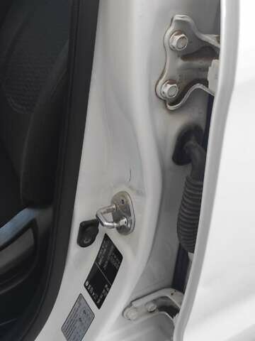 Белый Киа Рио, объемом двигателя 1.4 л и пробегом 168 тыс. км за 6800 $, фото 17 на Automoto.ua