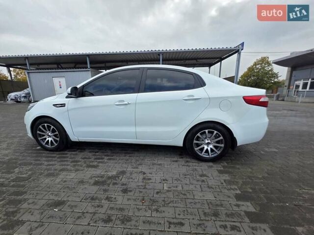 Белый Киа Рио, объемом двигателя 1.4 л и пробегом 288 тыс. км за 7000 $, фото 14 на Automoto.ua