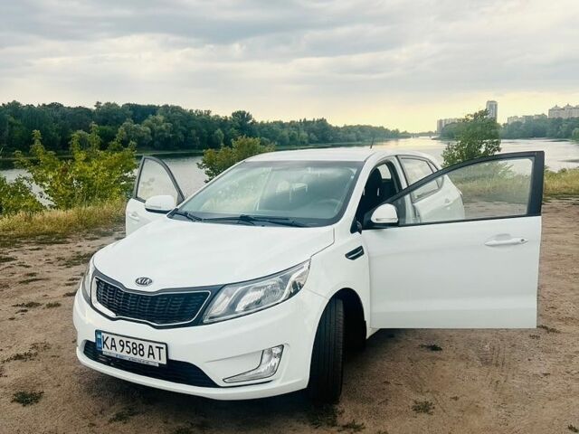 Белый Киа Рио, объемом двигателя 1.6 л и пробегом 200 тыс. км за 7500 $, фото 6 на Automoto.ua