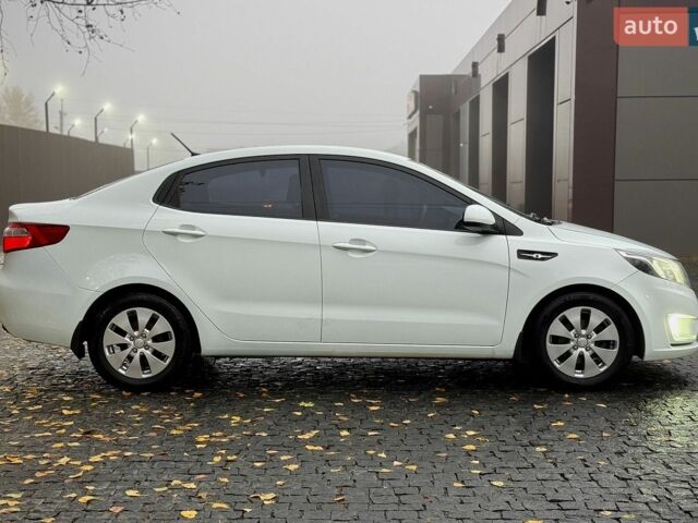 Белый Киа Рио, объемом двигателя 1.6 л и пробегом 160 тыс. км за 8250 $, фото 7 на Automoto.ua