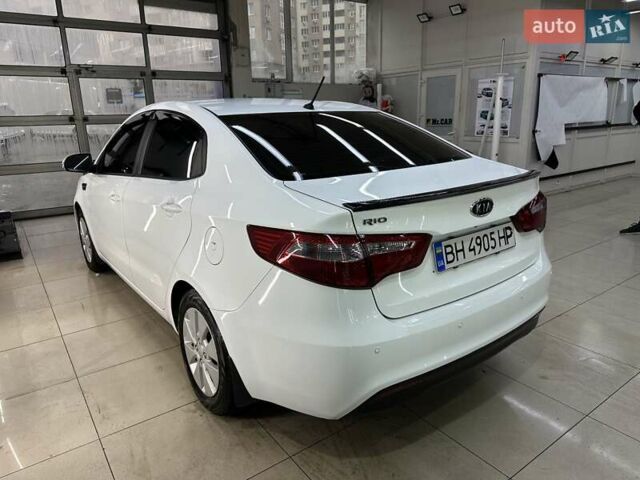 Белый Киа Рио, объемом двигателя 1.59 л и пробегом 112 тыс. км за 8700 $, фото 2 на Automoto.ua