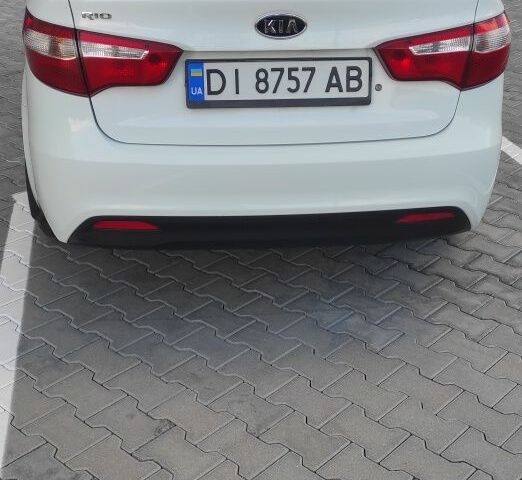 Белый Киа Рио, объемом двигателя 1.4 л и пробегом 170 тыс. км за 6700 $, фото 1 на Automoto.ua