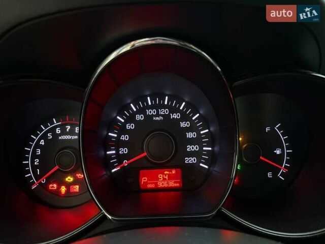 Білий Кіа Ріо, об'ємом двигуна 1.6 л та пробігом 91 тис. км за 8600 $, фото 4 на Automoto.ua