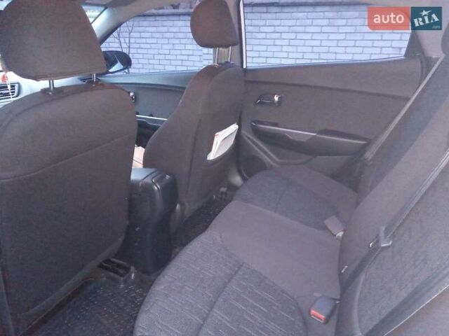 Белый Киа Рио, объемом двигателя 1.6 л и пробегом 42 тыс. км за 7800 $, фото 10 на Automoto.ua