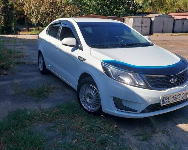 Білий Кіа Ріо, об'ємом двигуна 1.4 л та пробігом 69 тис. км за 8999 $, фото 4 на Automoto.ua