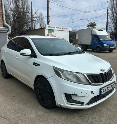 Белый Киа Рио, объемом двигателя 1.4 л и пробегом 315 тыс. км за 4999 $, фото 1 на Automoto.ua