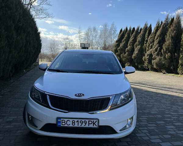 Белый Киа Рио, объемом двигателя 1.4 л и пробегом 144 тыс. км за 6300 $, фото 1 на Automoto.ua