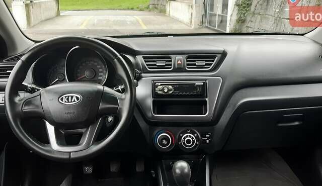 Белый Киа Рио, объемом двигателя 1.4 л и пробегом 175 тыс. км за 6900 $, фото 9 на Automoto.ua