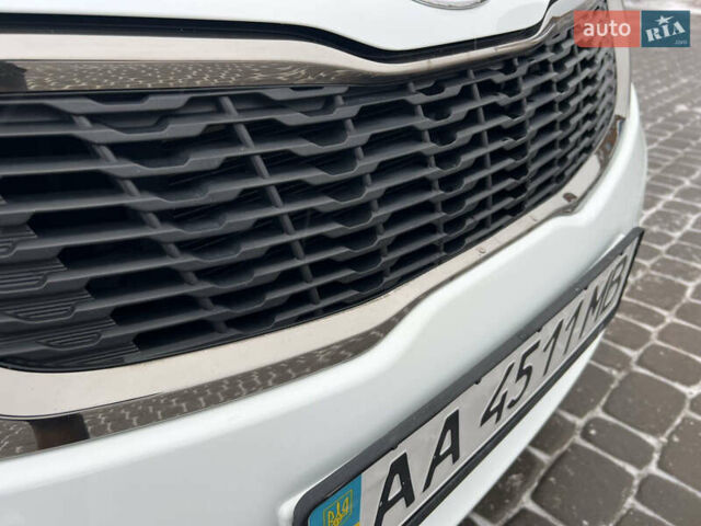 Белый Киа Рио, объемом двигателя 1.6 л и пробегом 42 тыс. км за 9700 $, фото 26 на Automoto.ua