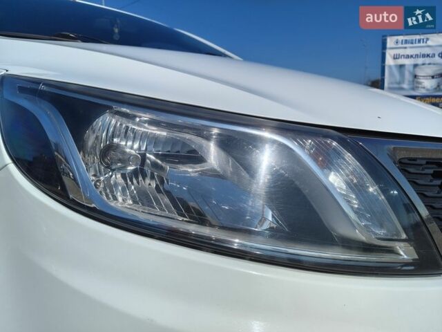 Белый Киа Рио, объемом двигателя 1.59 л и пробегом 124 тыс. км за 7700 $, фото 10 на Automoto.ua