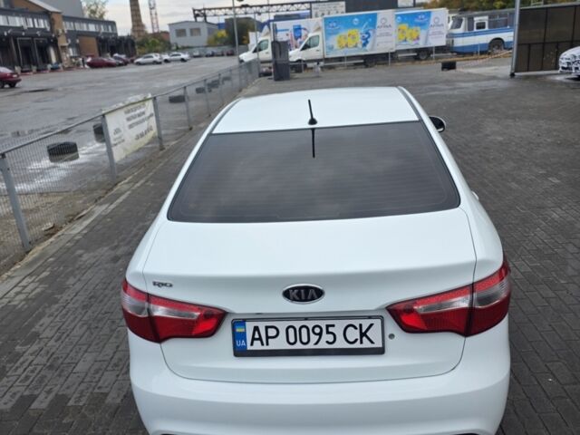 Білий Кіа Ріо, об'ємом двигуна 1.4 л та пробігом 288 тис. км за 6500 $, фото 10 на Automoto.ua