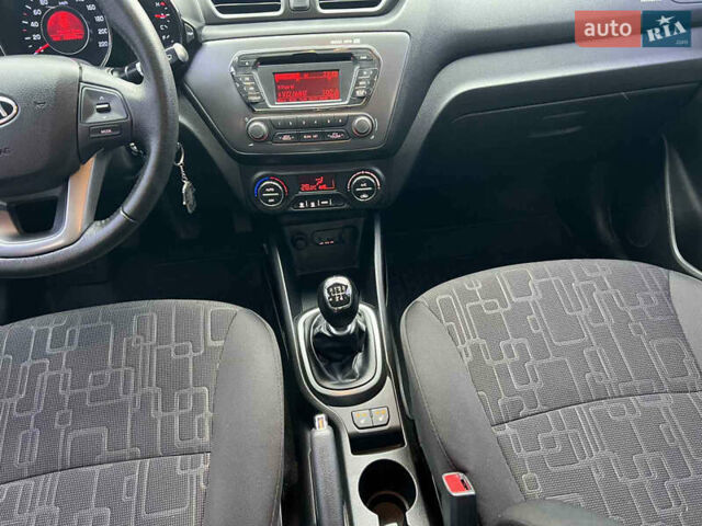 Белый Киа Рио, объемом двигателя 1.6 л и пробегом 42 тыс. км за 9600 $, фото 34 на Automoto.ua