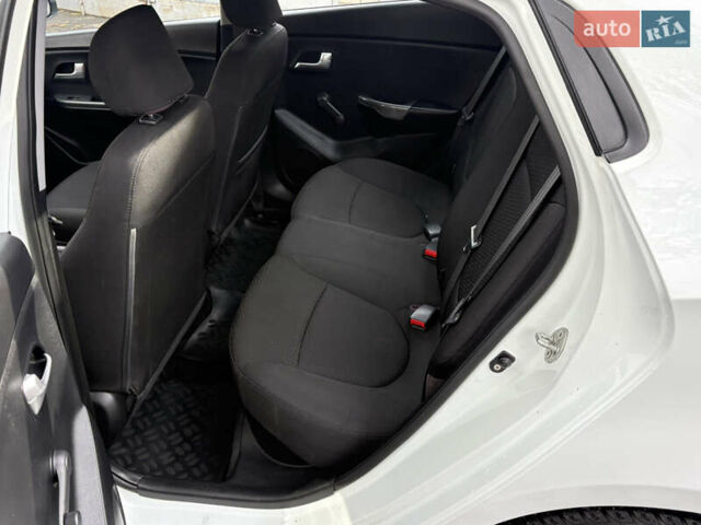 Кіа Ріо 2012 у Никополе на Automoto.ua Білий Кіа Ріо, об'ємом двигуна 1.4 л та пробігом 168 тис. км за 7500 $, фото 11 на Automoto.ua